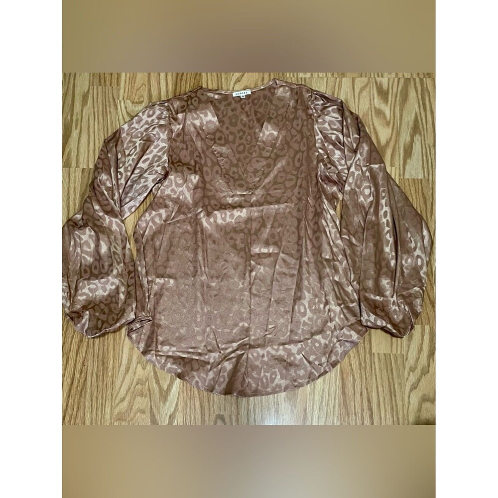 JODIFL Rose Quartz Satin Leopard V-Neck Blouse - Small